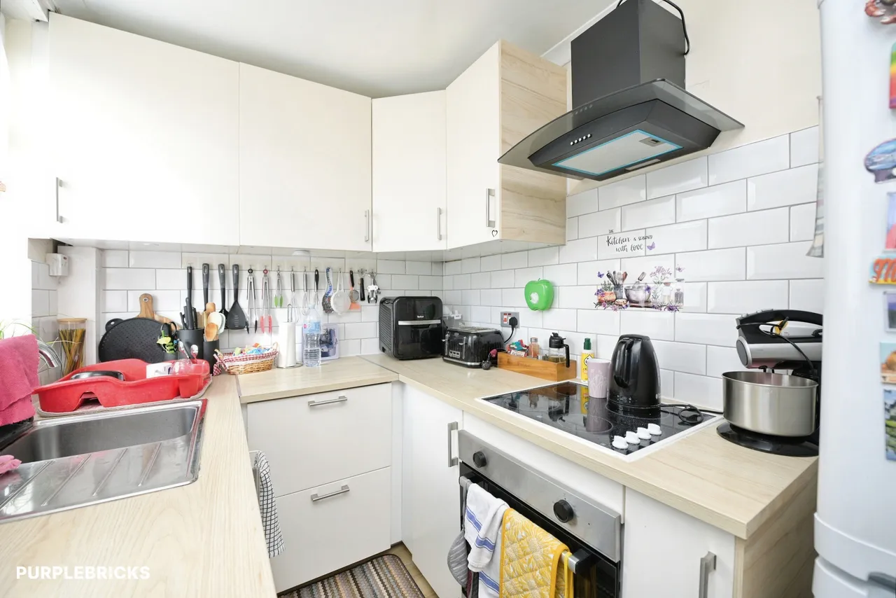 Hunters Hall Road, Dagenham, RM10, photo 5