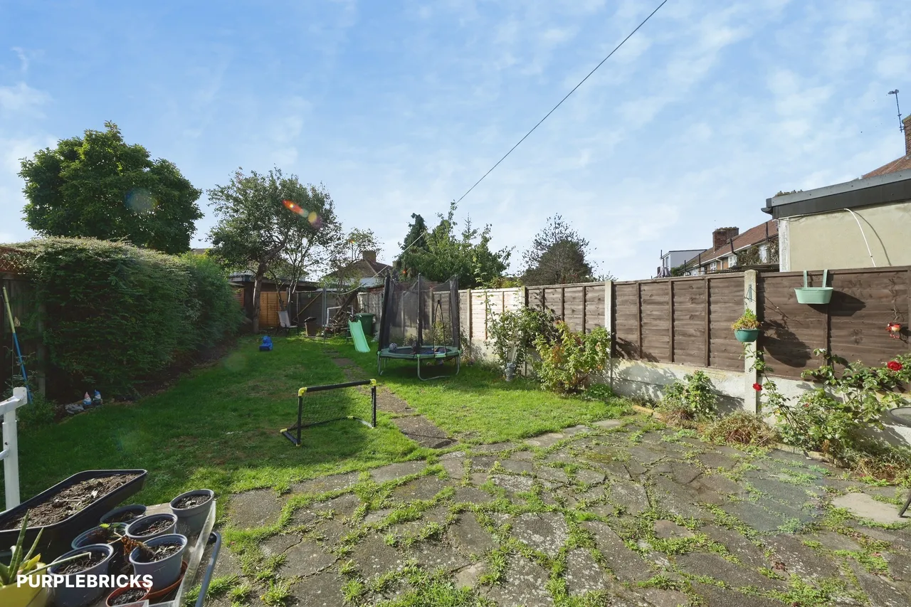 Hunters Hall Road, Dagenham, RM10, photo 15