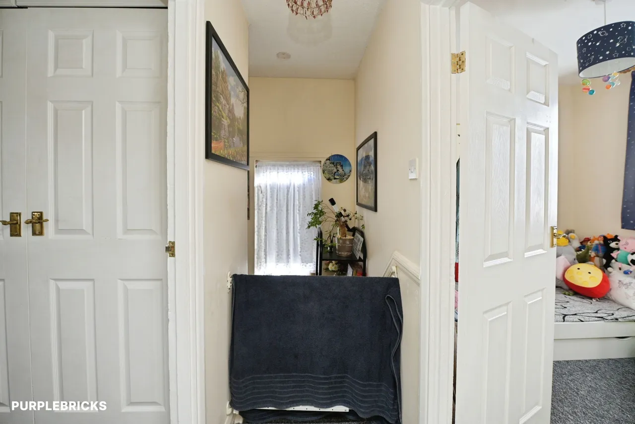 Hunters Hall Road, Dagenham, RM10, photo 22