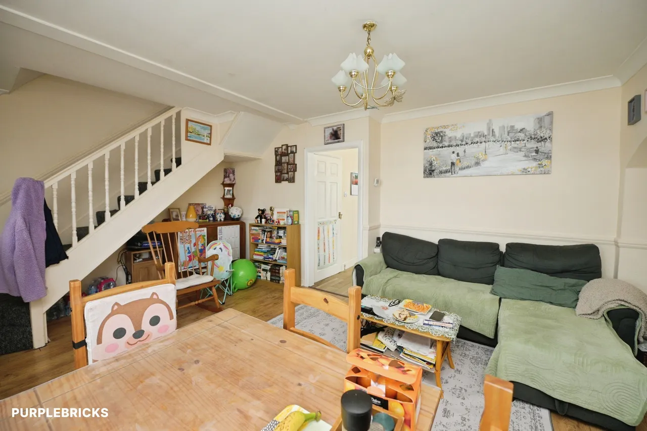 Hunters Hall Road, Dagenham, RM10, photo 19