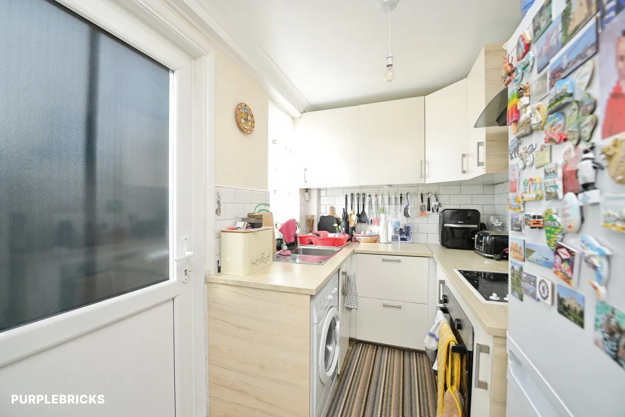 Hunters Hall Road, Dagenham, RM10, photo 6