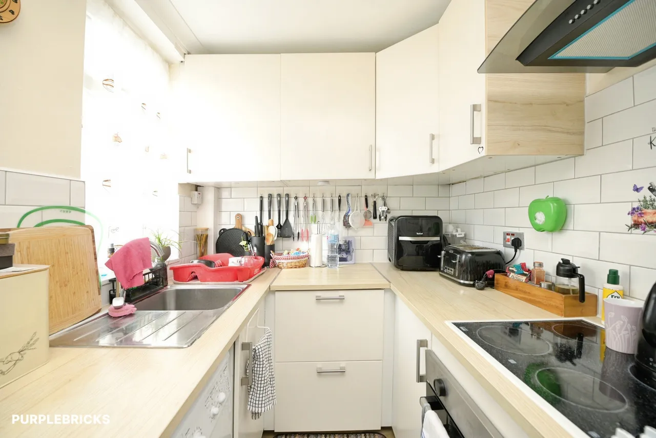 Hunters Hall Road, Dagenham, RM10, photo 20