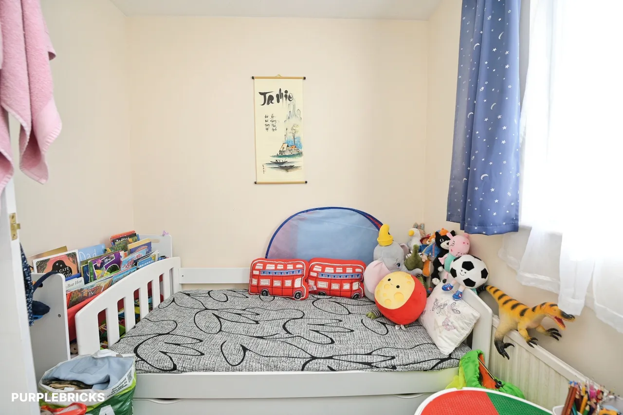Hunters Hall Road, Dagenham, RM10, photo 11