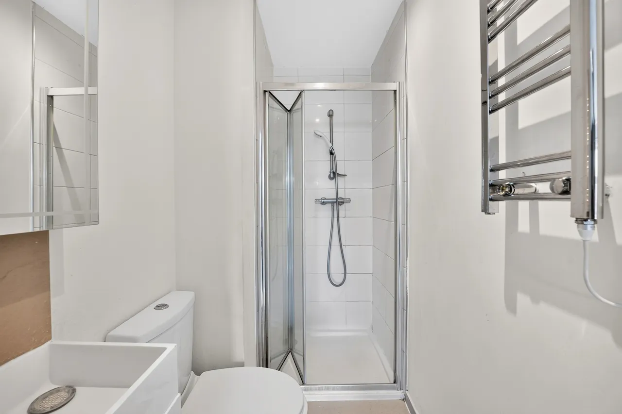 Coldharbour Lane, London, SW9, photo 5