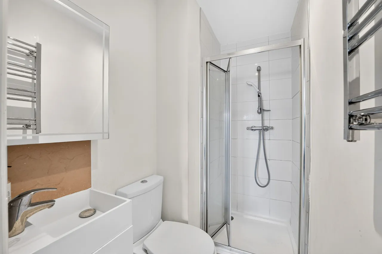 Coldharbour Lane, London, SW9, photo 4