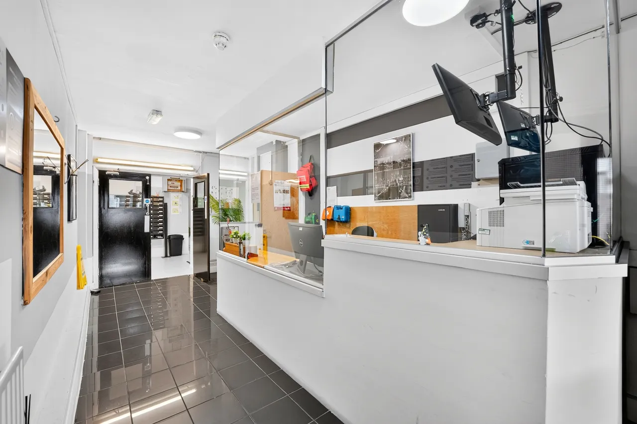 Coldharbour Lane, London, SW9, photo 7