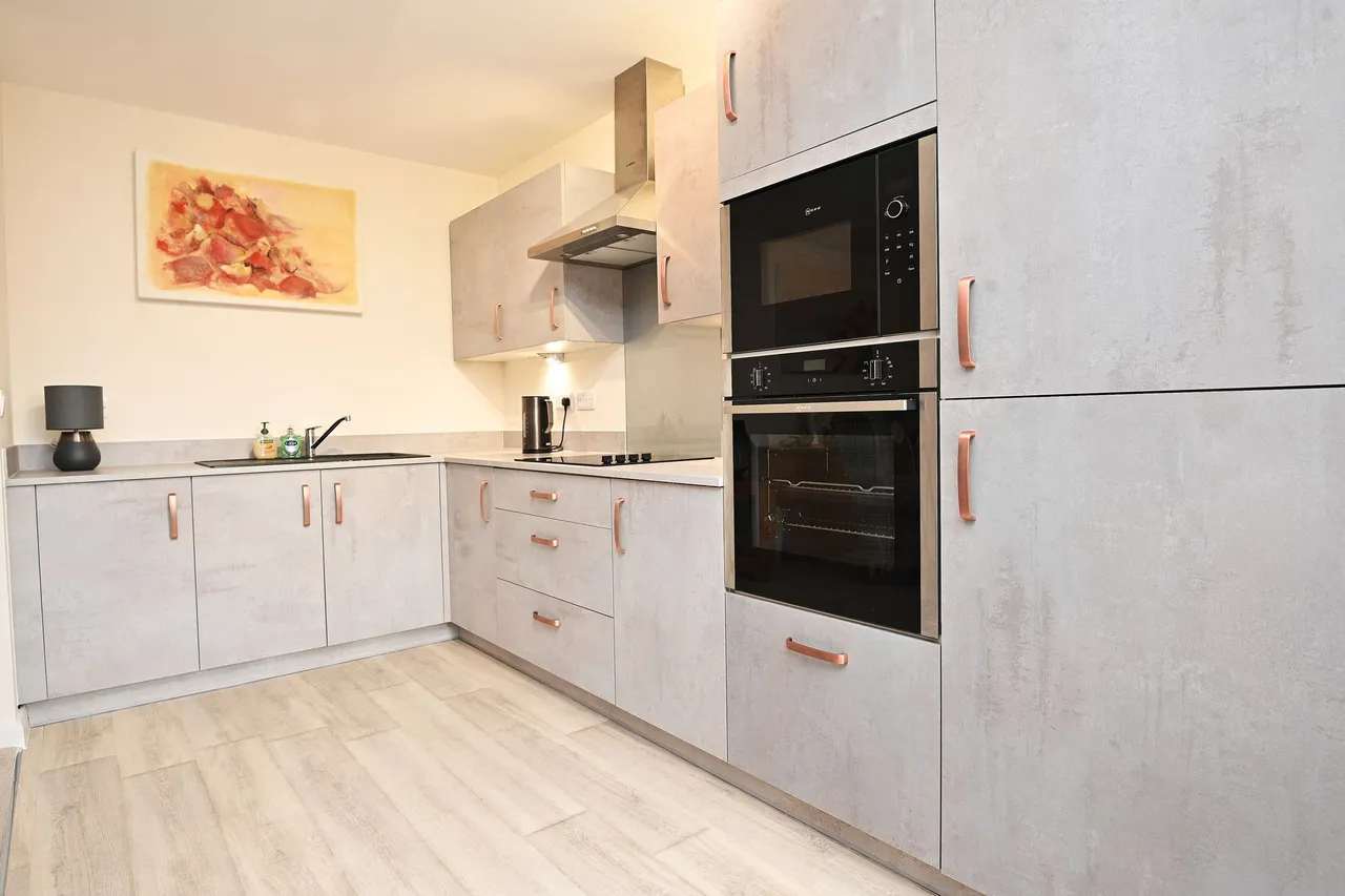 Wetherby Road, HG2, photo 13
