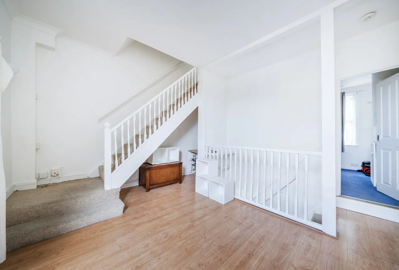 Miles Road, Mitcham, CR4 3DA, photo 10