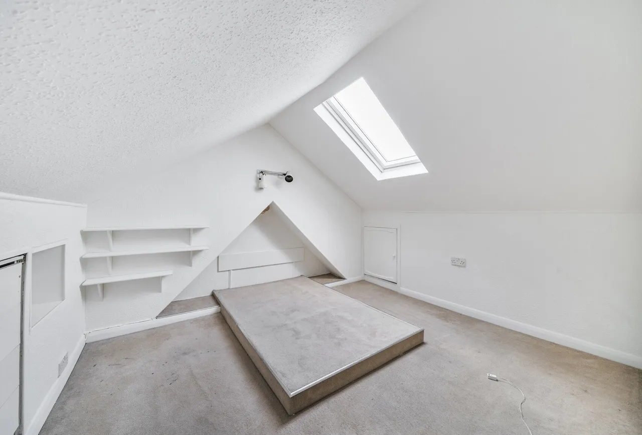 Miles Road, Mitcham, CR4 3DA, photo 8