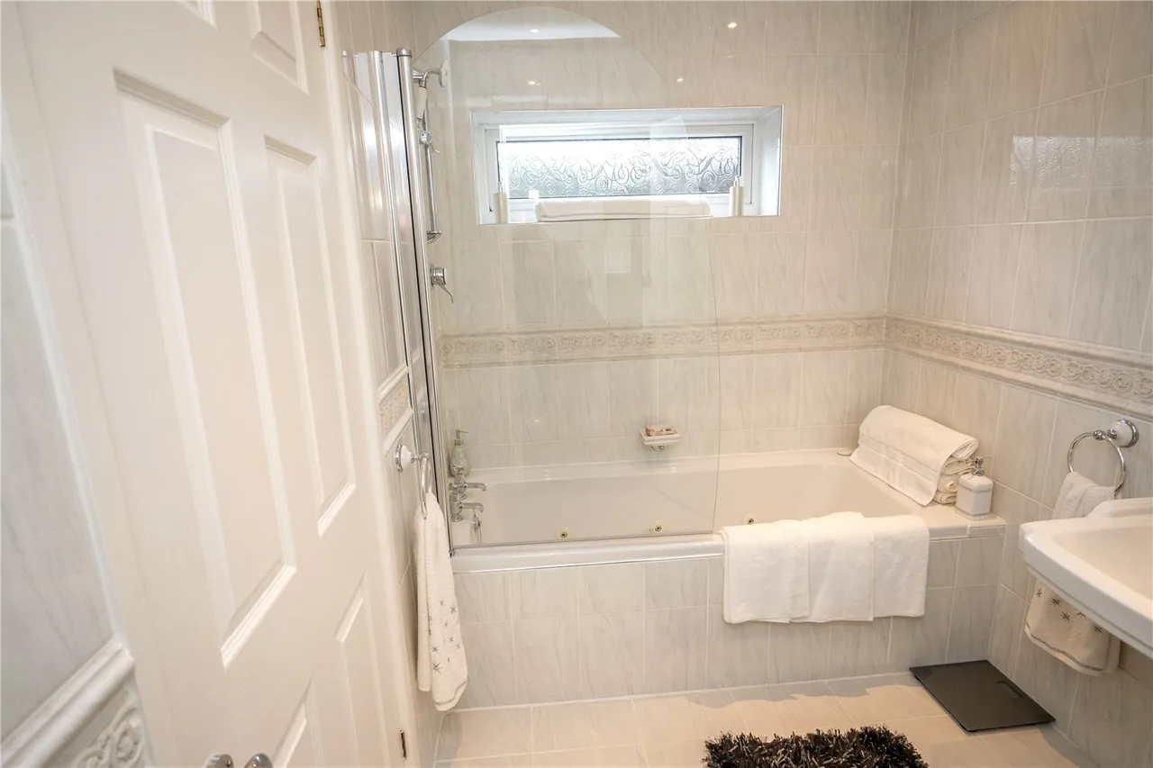 Moor Green Lane, Moseley, Birmingham, B13 8NE, photo 18