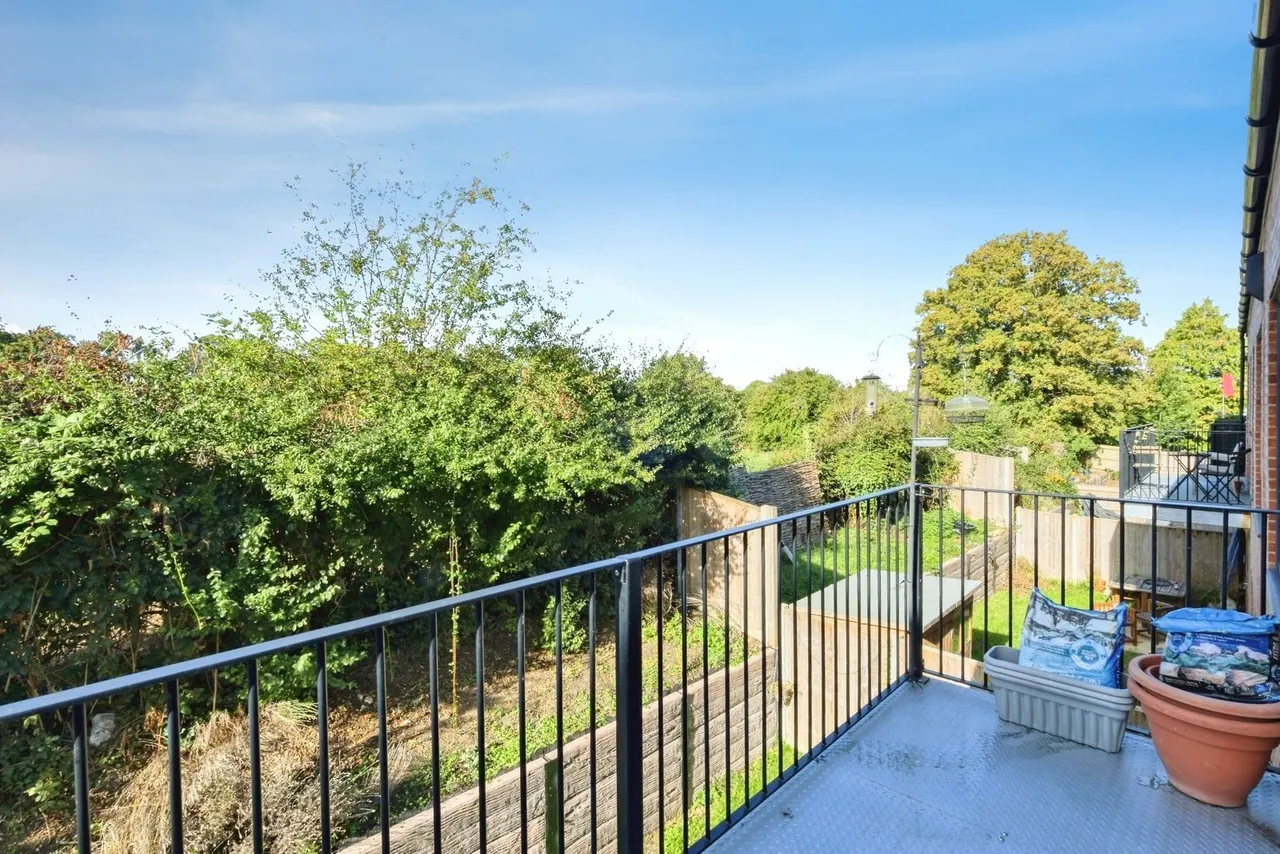 Huxley Drive, Alresford, SO24, photo 3