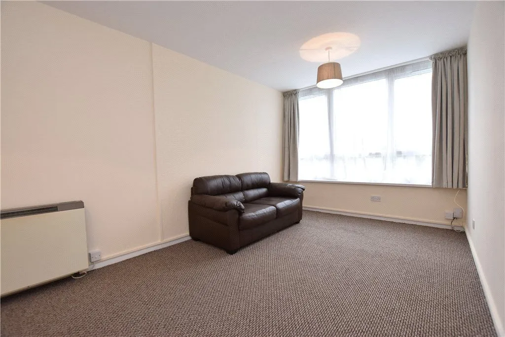 Ingledew Court, Leeds, LS17, photo 3