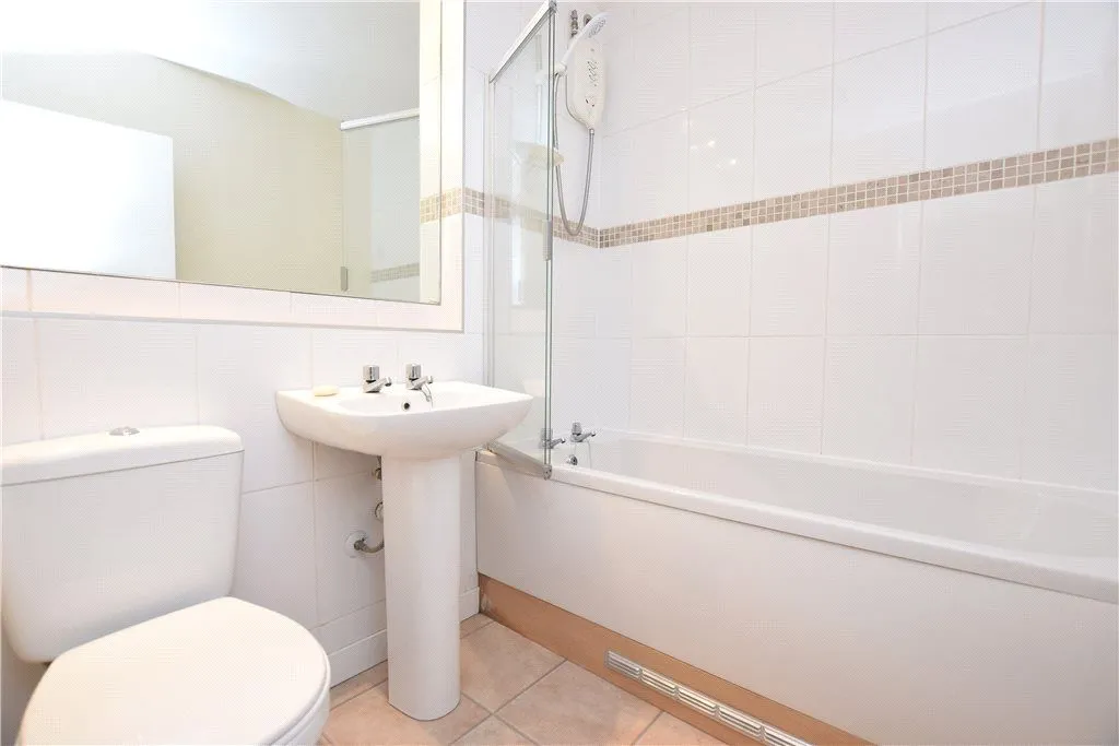 Ingledew Court, Leeds, LS17, photo 4