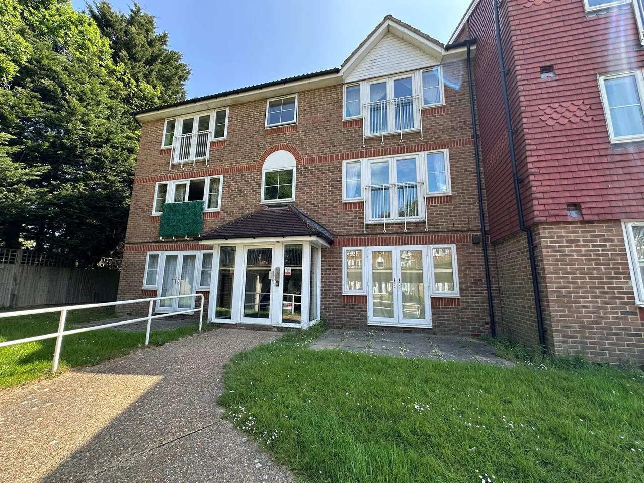 1 bed flat to rent, Tuscany Gardens, Crawley, RH10