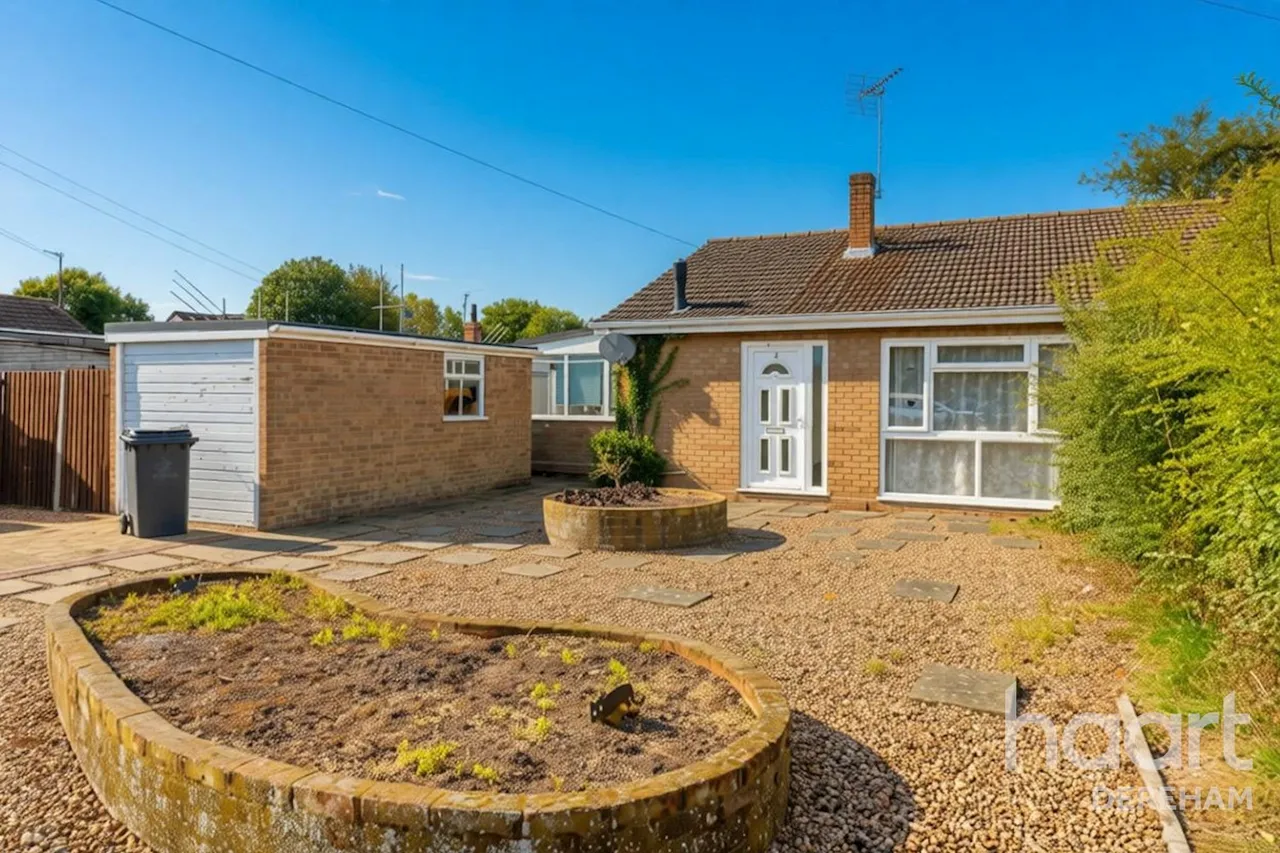 2 bed house for sale, Cherry Tree Close, Dereham, NR20