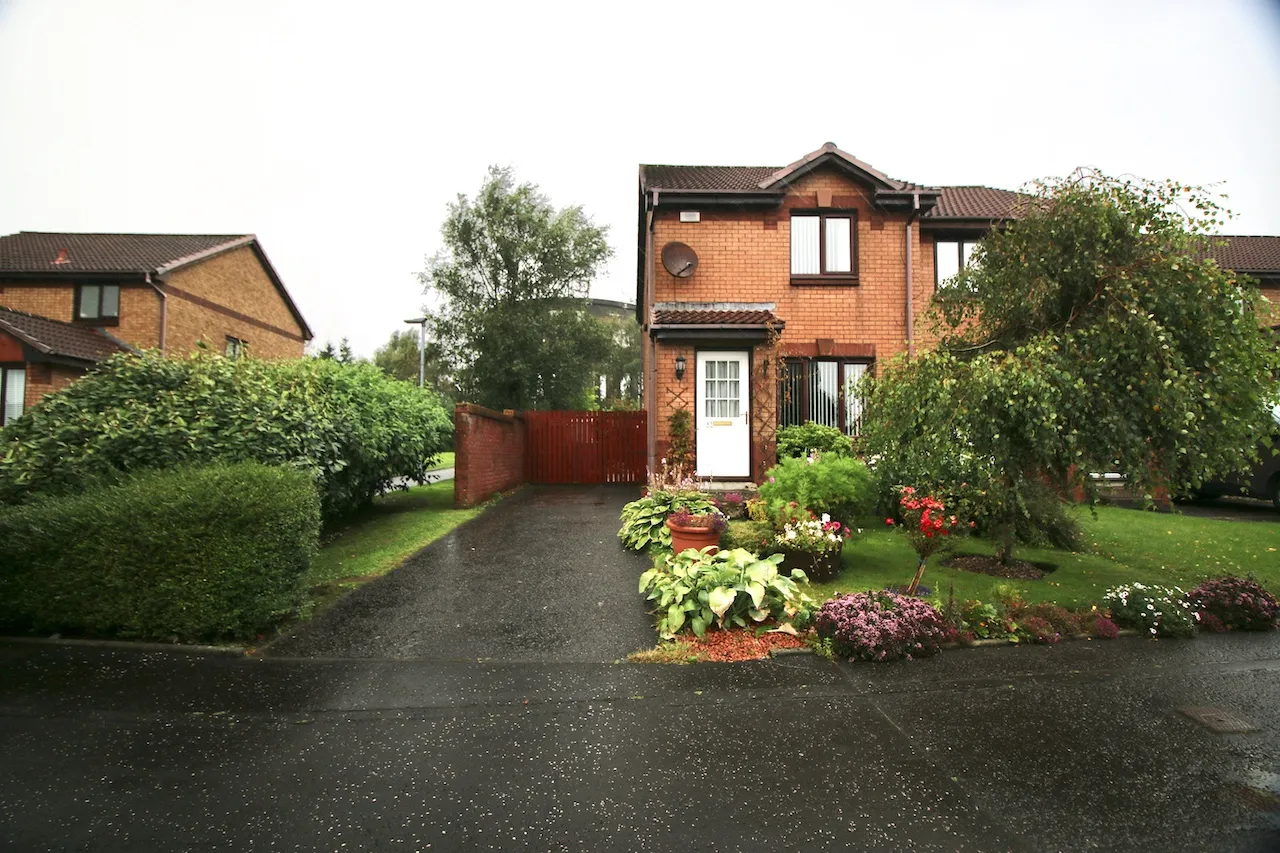 2 bed house for sale — Cathkin Crescent, Carrickstone, Cumbernauld, G68 0FD
