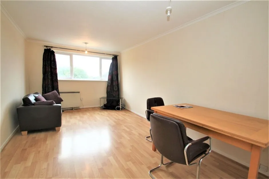 Whitehall Close, Uxbridge, UB8, photo 2