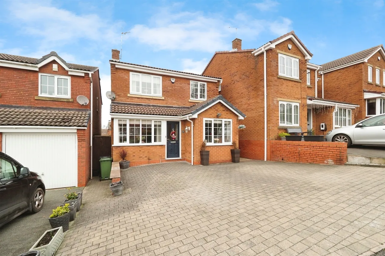 3 bed house for sale, Hillary Close, Belper, DE56
