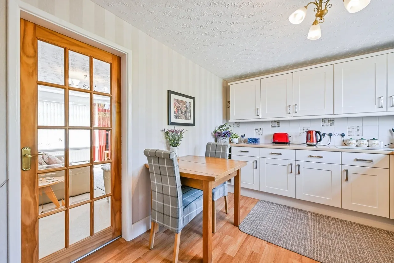 Pastures Avenue, Clifton, Nottingham, NG11, photo 9