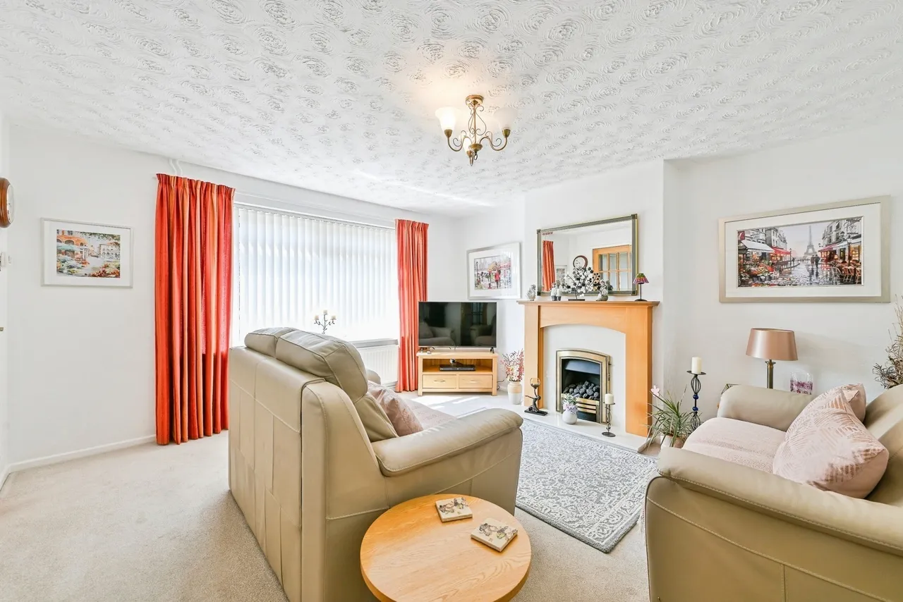 Pastures Avenue, Clifton, Nottingham, NG11, photo 2
