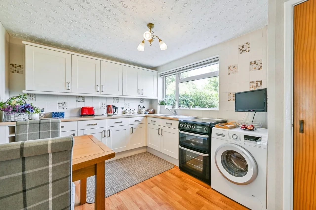Pastures Avenue, Clifton, Nottingham, NG11, photo 6