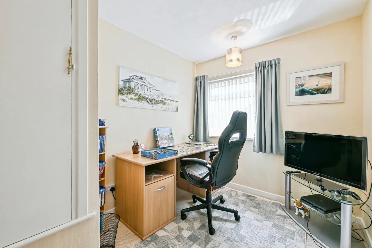 Pastures Avenue, Clifton, Nottingham, NG11, photo 12