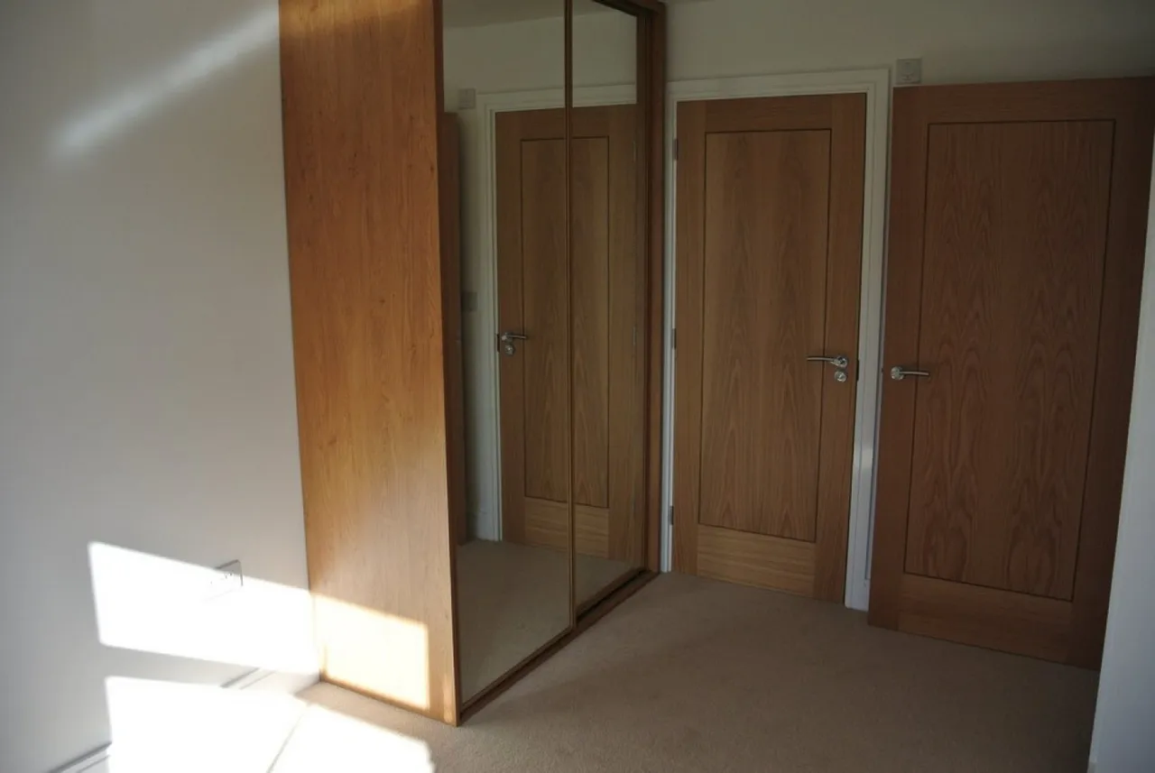 Kenley Place, GU14, photo 6