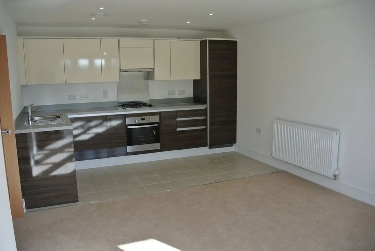 Kenley Place, GU14, photo 10