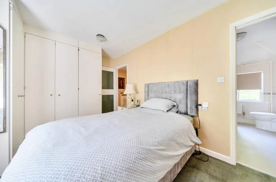 Mutton Hill, Dormansland, RH7, photo 11