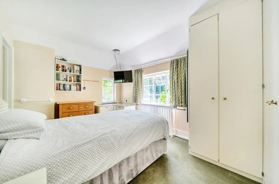 Mutton Hill, Dormansland, RH7, photo 10