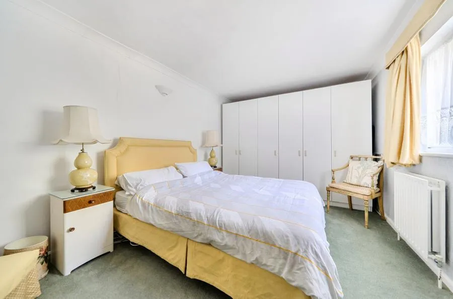 Mutton Hill, Dormansland, RH7, photo 14
