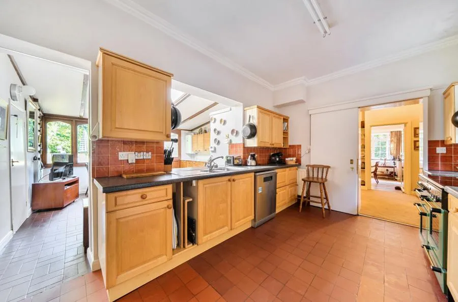 Mutton Hill, Dormansland, RH7, photo 9