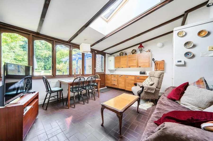 Mutton Hill, Dormansland, RH7, photo 16