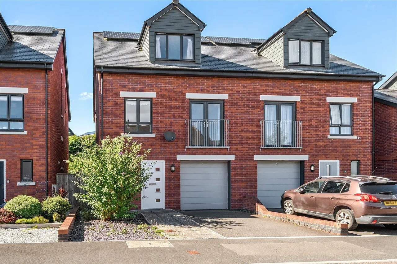 4 bed property for sale — Orchard Close, Crediton, Devon, EX17