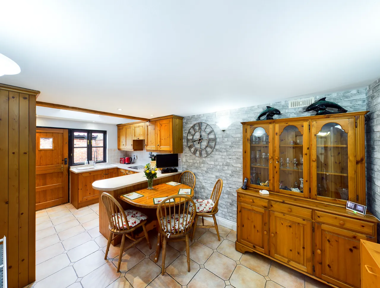 Halstead Road, Earls Colne, Colchester, CO6 2LR, photo 6