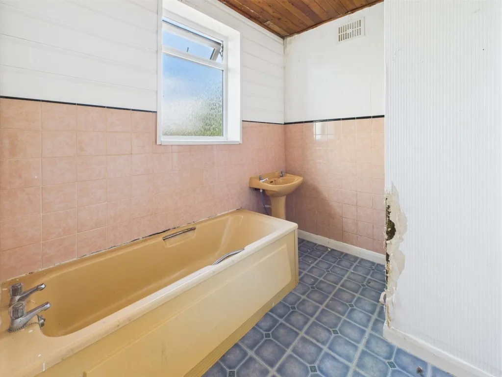 South Coast Road, Peacehaven, BN10, photo 17