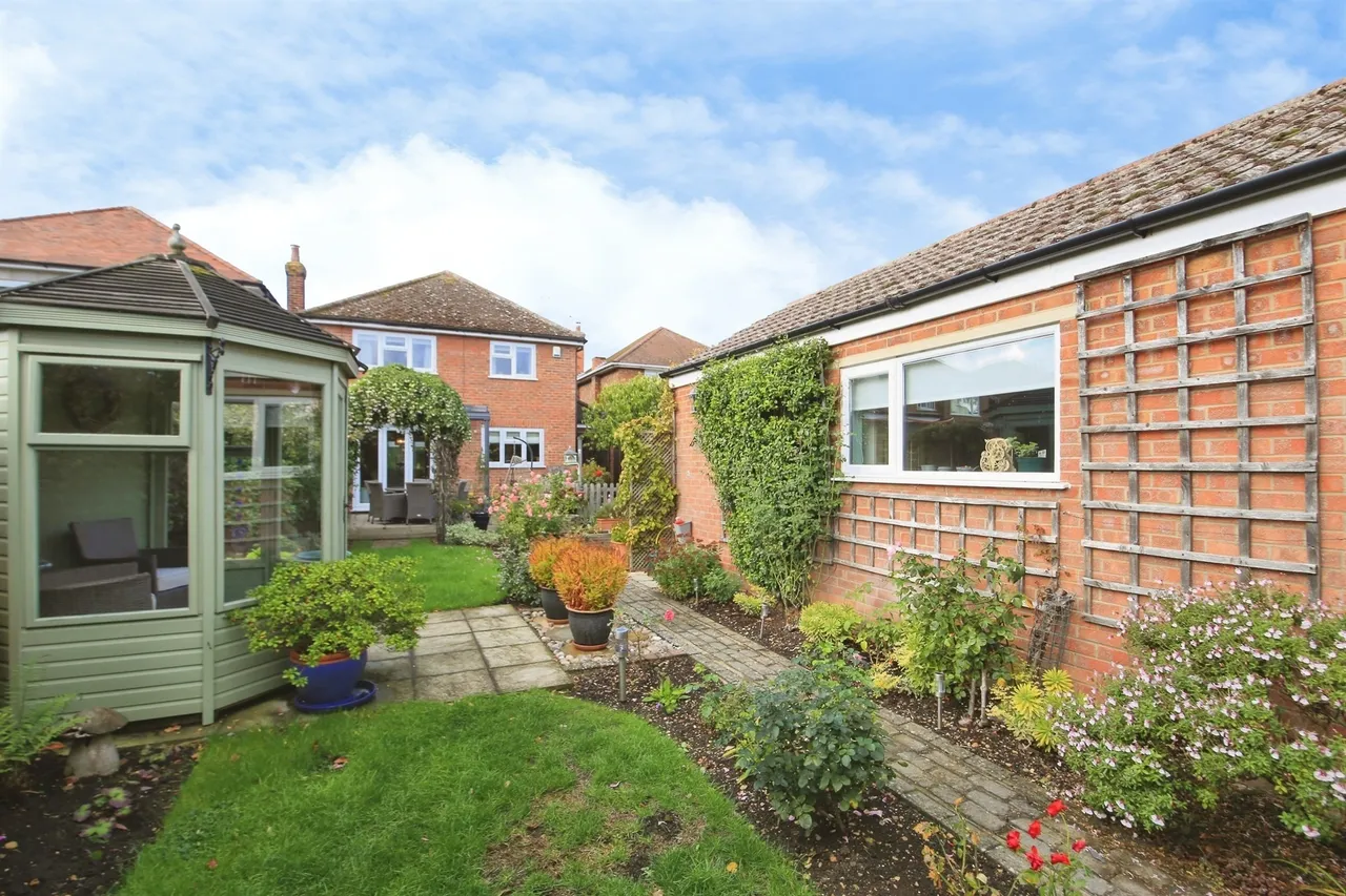Dovecote Lane, Yaxley, PE7, photo 25