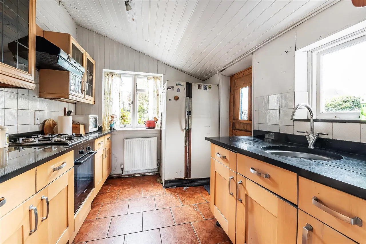 Linden Road, Leatherhead, KT22, photo 4