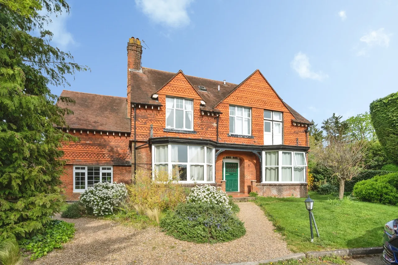 1 bed flat for sale, Manor Drive, Surbiton, KT5