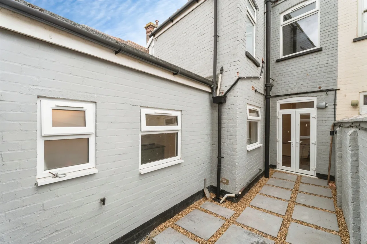 Mill Road, Cromer, photo 11