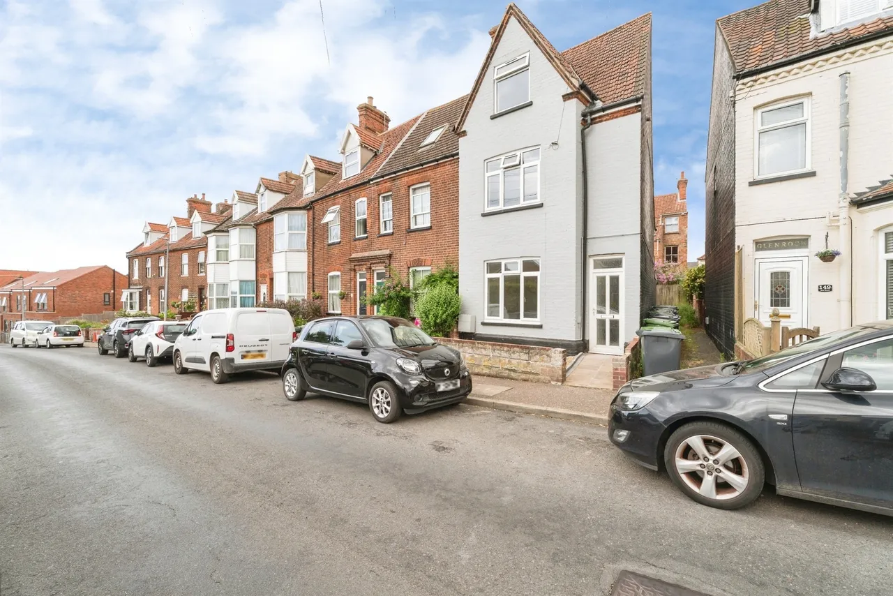 4 bed house for sale — Mill Road, Cromer