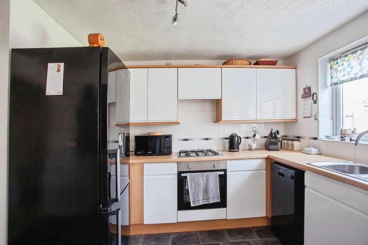 Euston Way, Dinnington, S25, photo 8