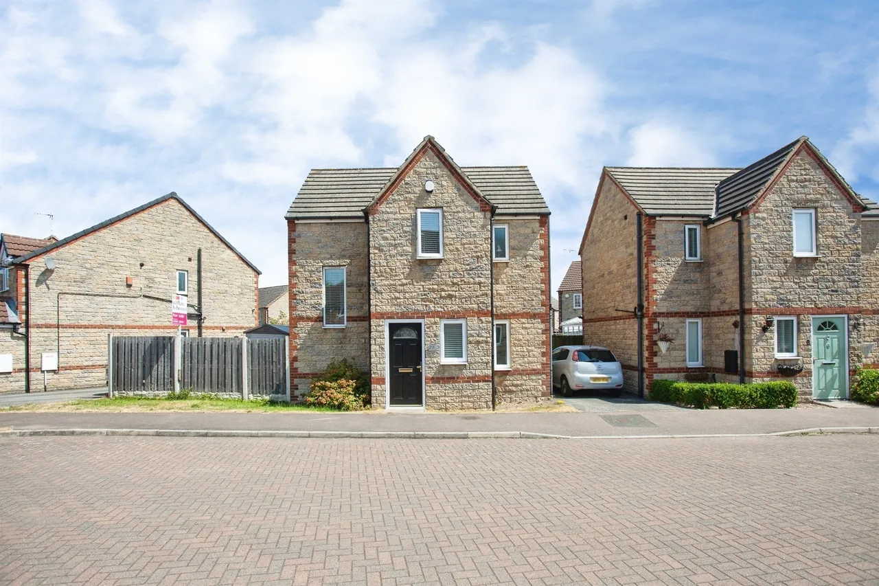 3 bed house for sale, Euston Way, Dinnington, S25