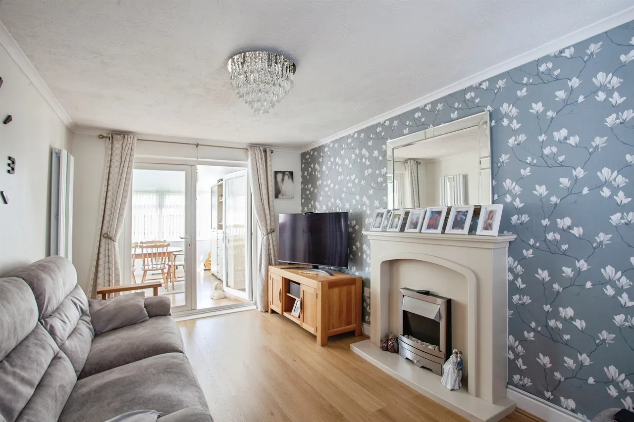 Euston Way, Dinnington, S25, photo 4