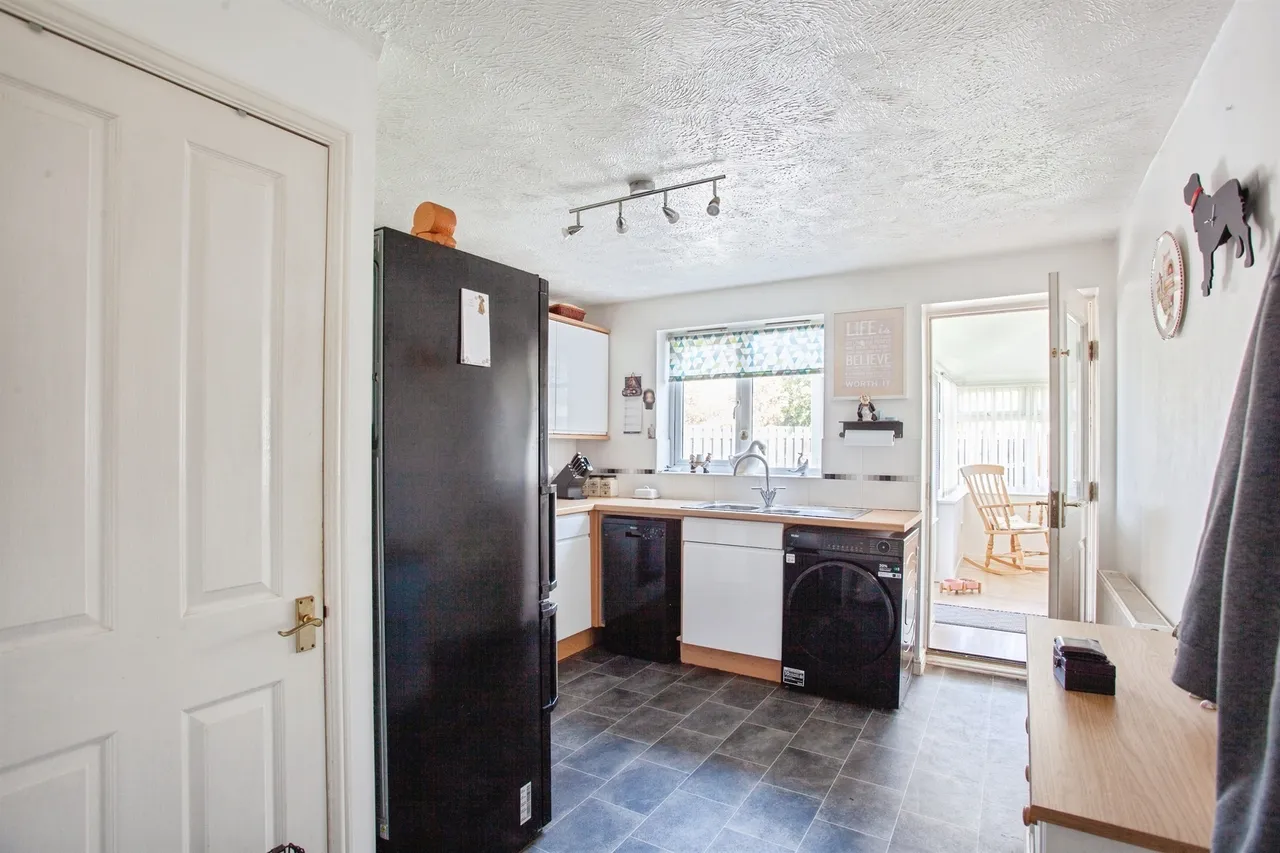 Euston Way, Dinnington, S25, photo 9
