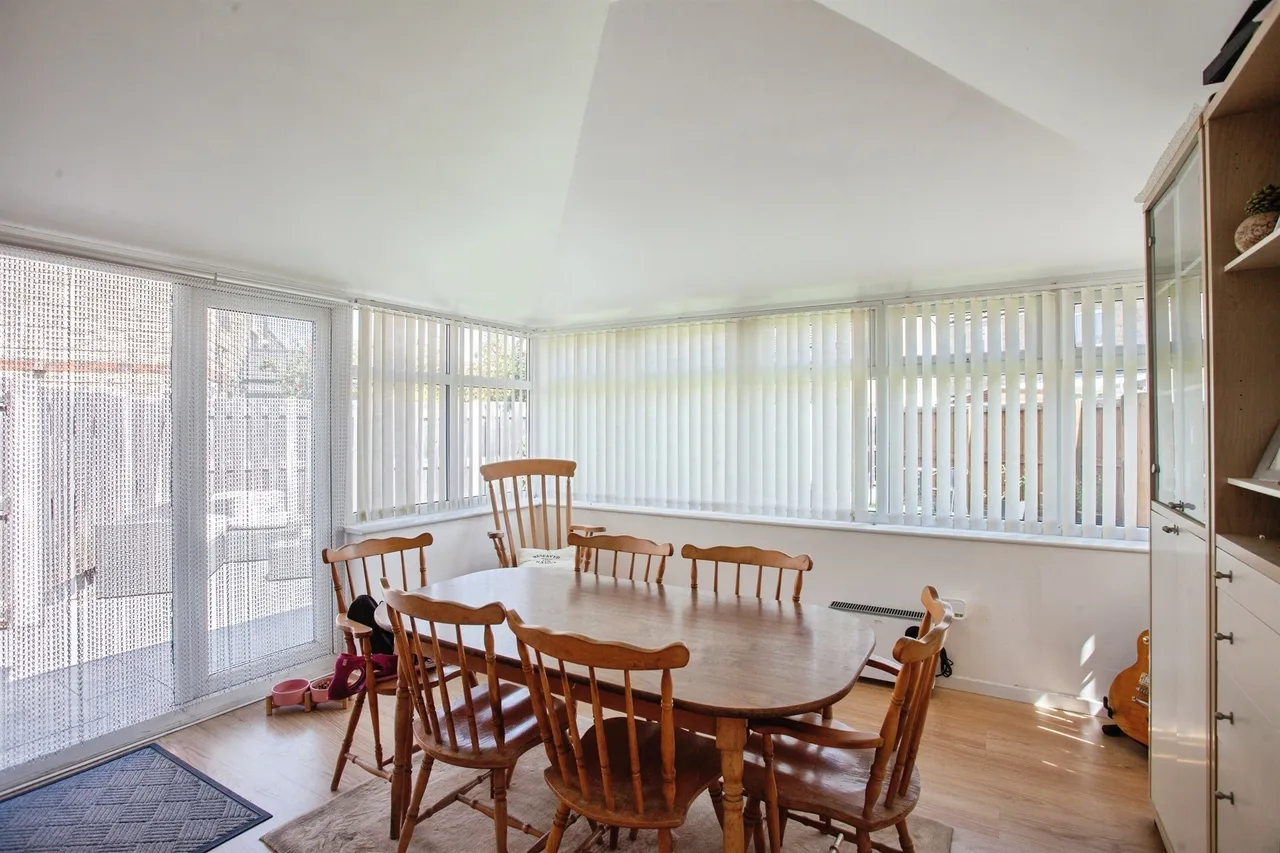 Euston Way, Dinnington, S25, photo 6