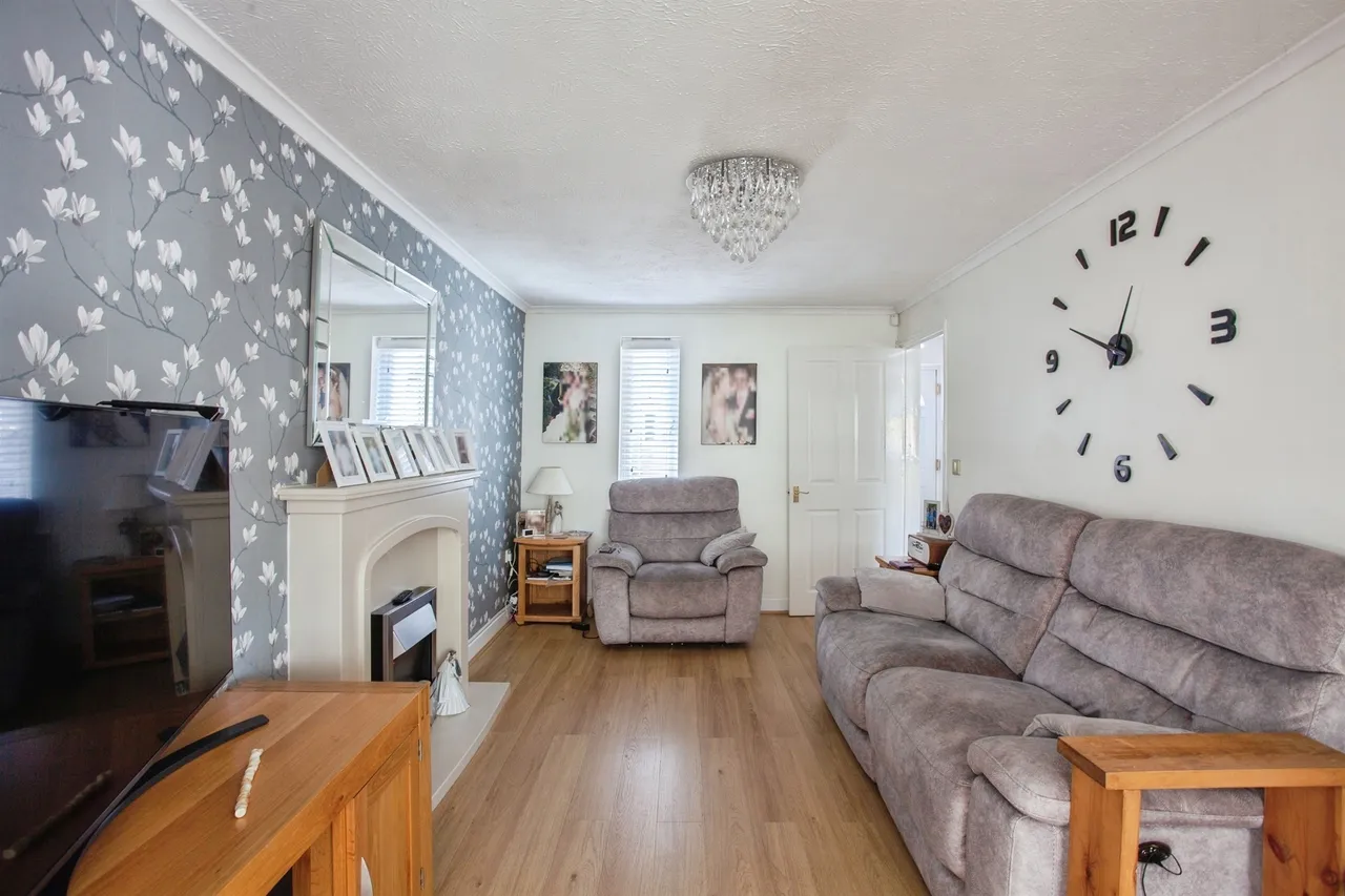 Euston Way, Dinnington, S25, photo 5