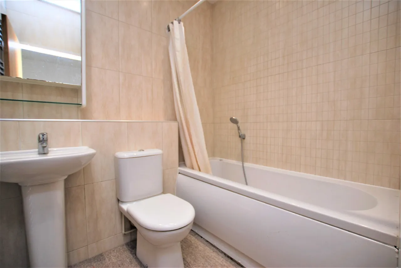 Josephs Road, Guildford, GU1, photo 11