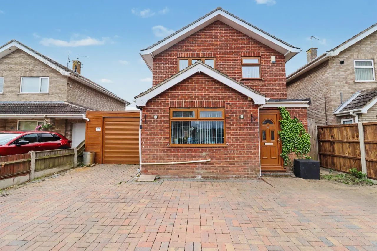 3 bed house for sale, Bramble Gardens, Belton