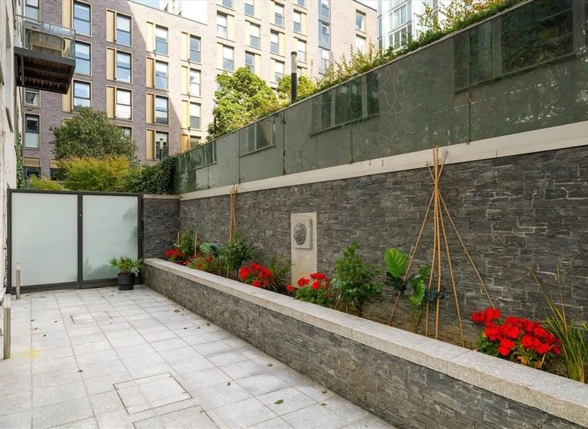 Leman Street, Aldgate, E1, photo 6